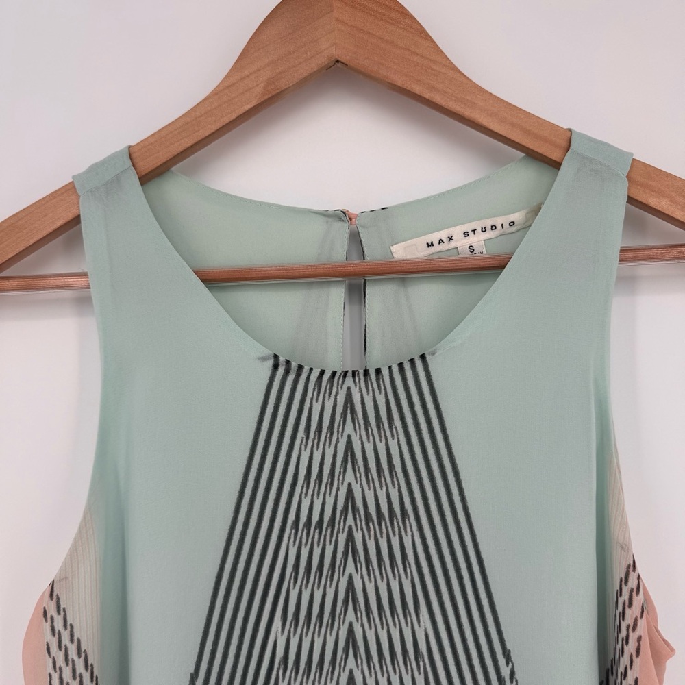 Max Studio Sleeveless Lined Geometric Print Top Size Small Green Peach - Picture 2 of 10